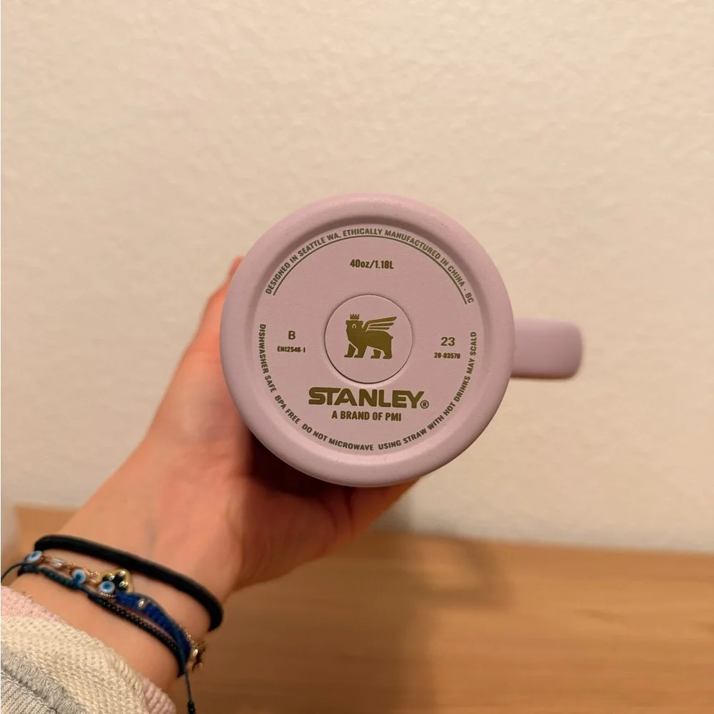 Hello Kitty x Stanley Purple Tumbler - Picture 4 of 7